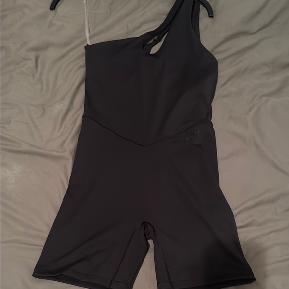 Sleek Black One-Shoulder One Piece Bodysuit - Picture 2 of 4
